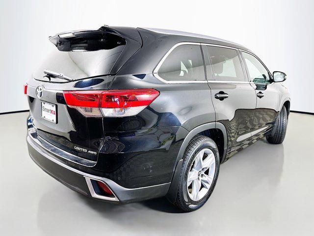 used 2017 Toyota Highlander car, priced at $18,990