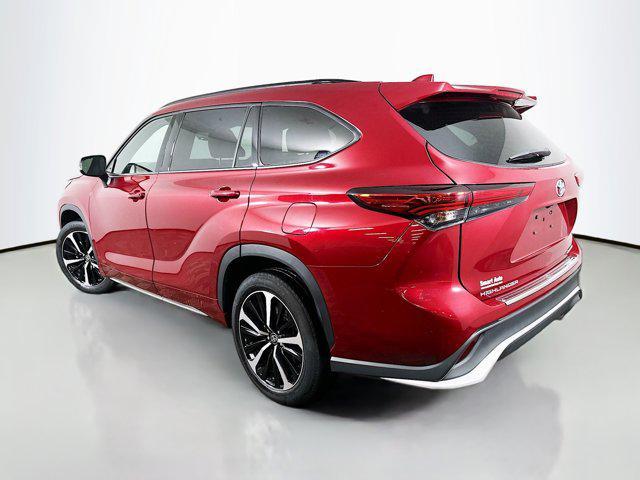 used 2022 Toyota Highlander car, priced at $36,687