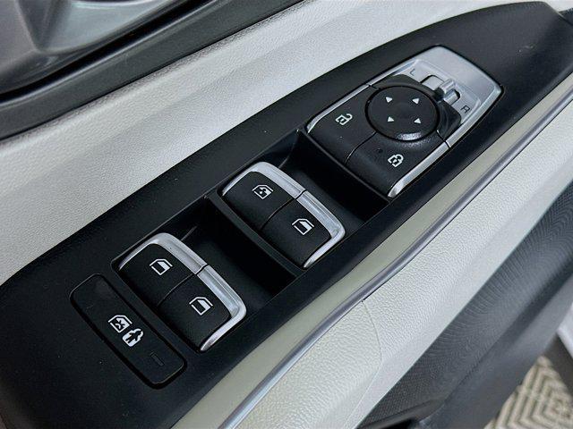 used 2022 Kia Sorento Hybrid car, priced at $24,991