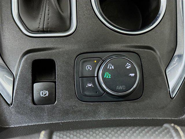 used 2023 Chevrolet Traverse car, priced at $32,548