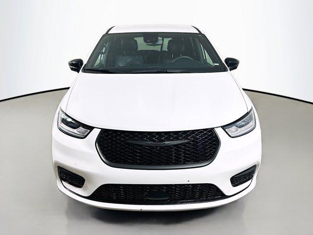 used 2024 Chrysler Pacifica car, priced at $31,488