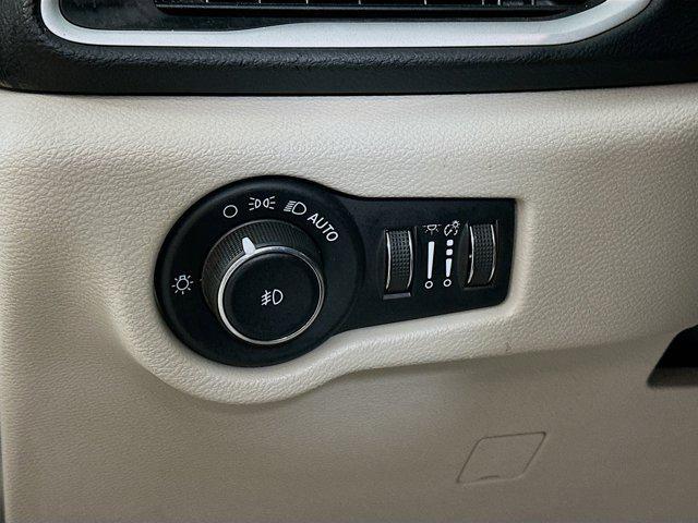 used 2023 Chrysler Pacifica car, priced at $23,997