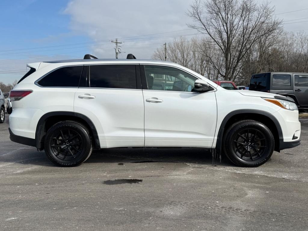 used 2015 Toyota Highlander car, priced at $19,380