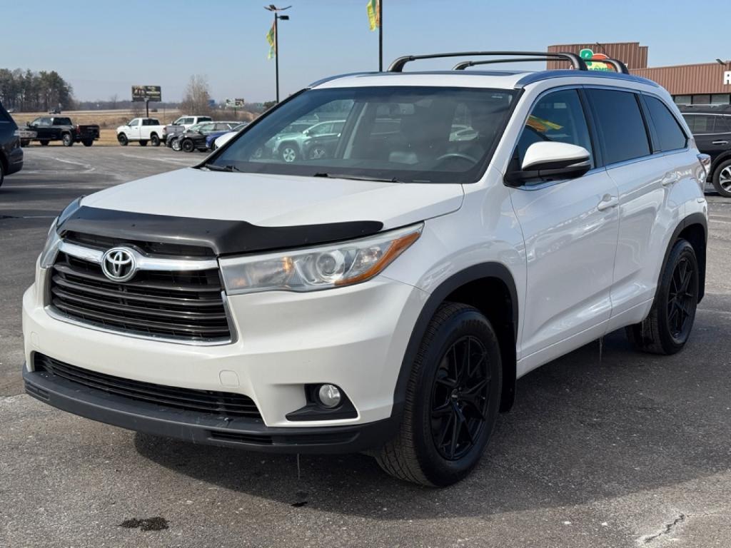 used 2015 Toyota Highlander car, priced at $19,380