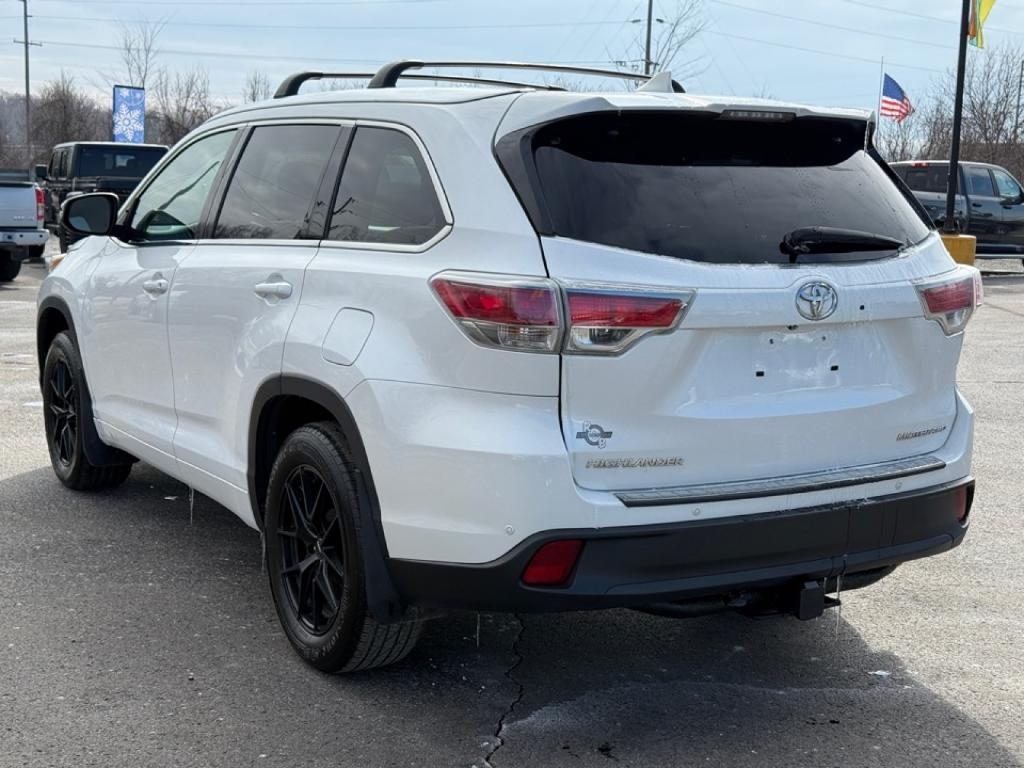 used 2015 Toyota Highlander car, priced at $19,380