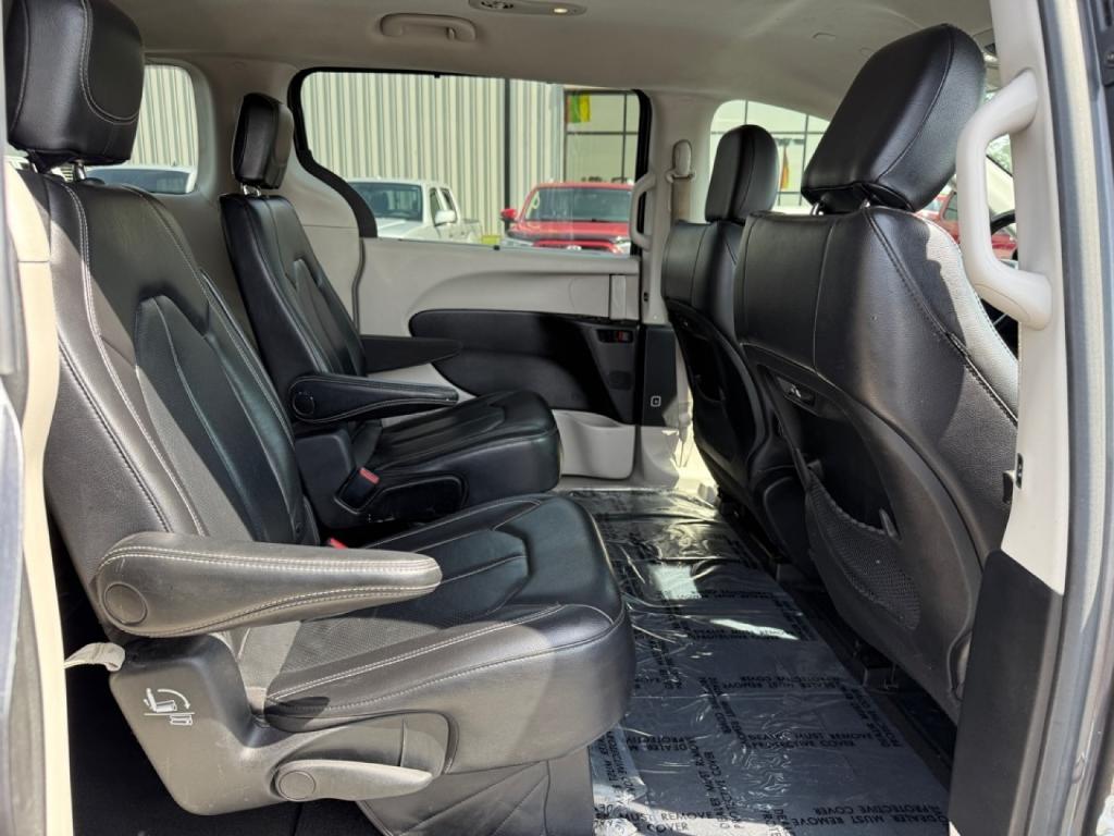 used 2022 Chrysler Pacifica car, priced at $17,995