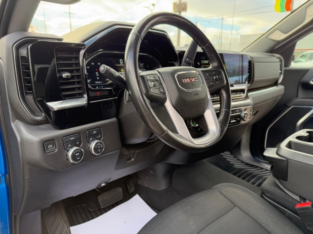 used 2022 GMC Sierra 1500 car, priced at $40,880