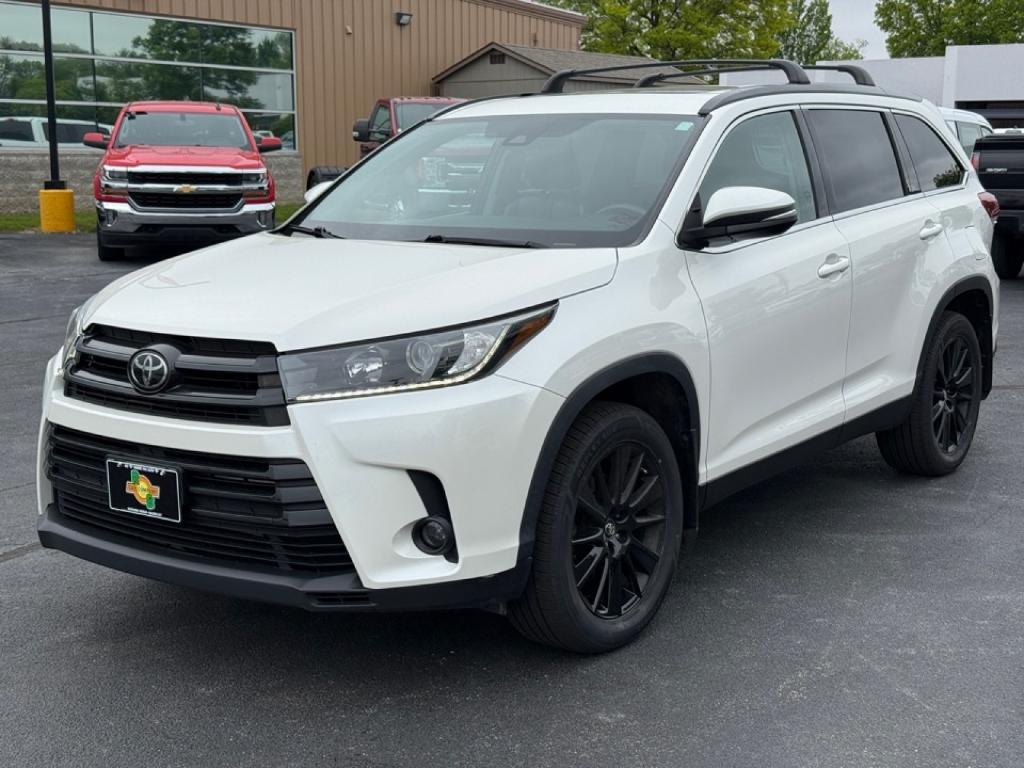 used 2019 Toyota Highlander car, priced at $25,780