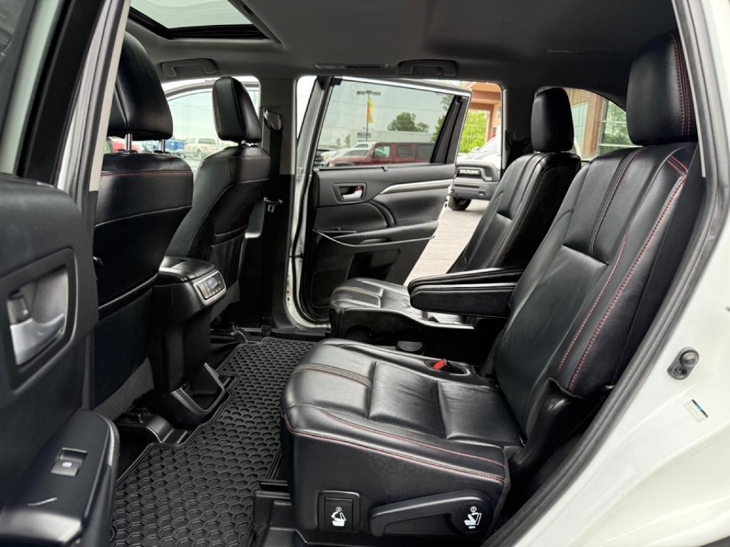 used 2019 Toyota Highlander car, priced at $25,780