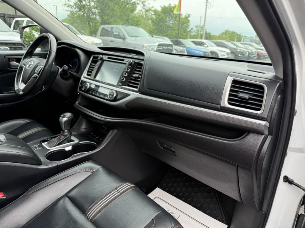 used 2019 Toyota Highlander car, priced at $25,780