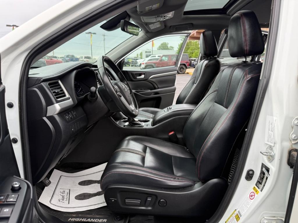 used 2019 Toyota Highlander car, priced at $25,780