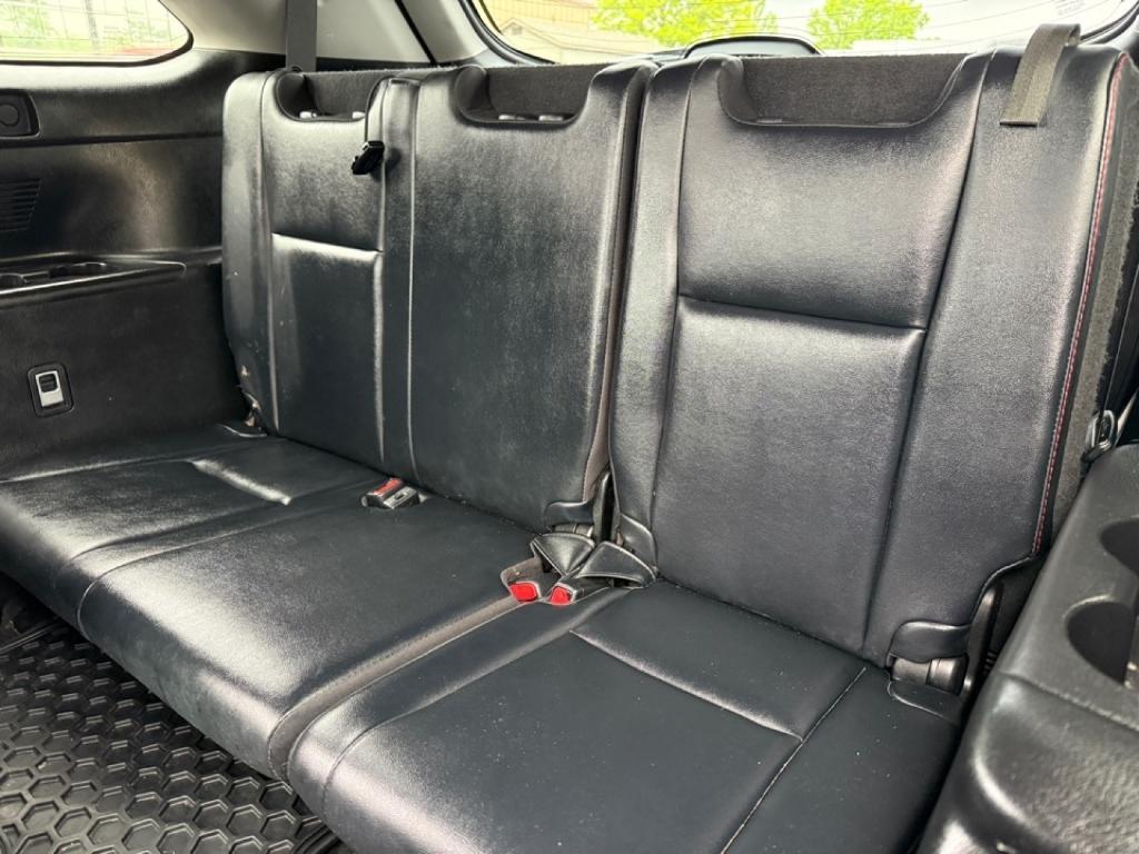 used 2019 Toyota Highlander car, priced at $25,780