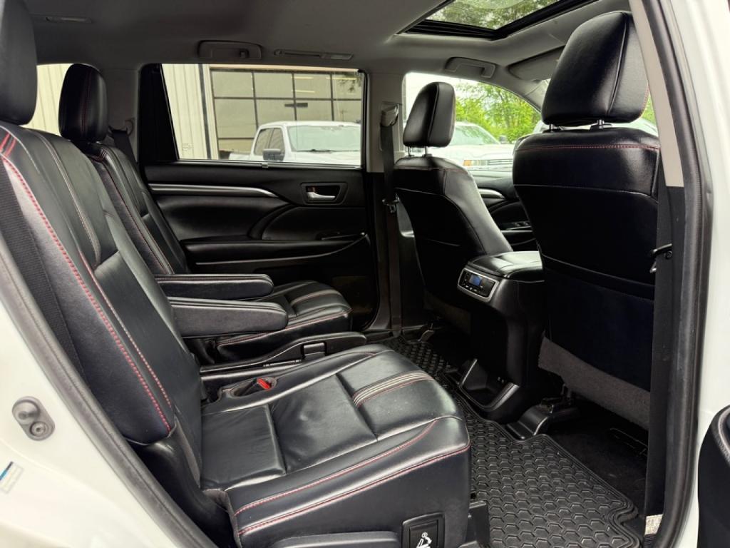 used 2019 Toyota Highlander car, priced at $25,780