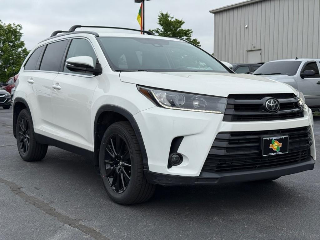 used 2019 Toyota Highlander car, priced at $25,780