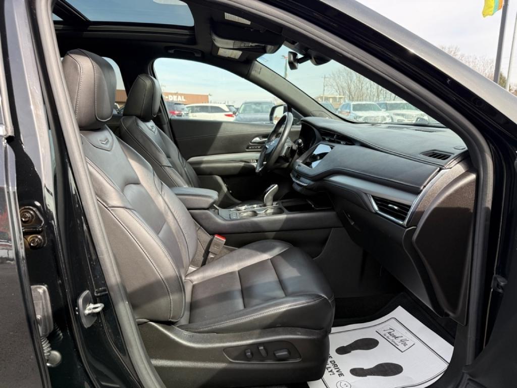 used 2021 Cadillac XT4 car, priced at $23,220