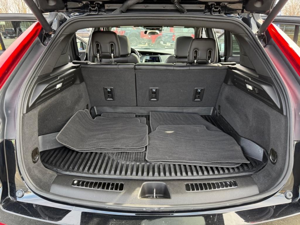 used 2021 Cadillac XT4 car, priced at $23,220
