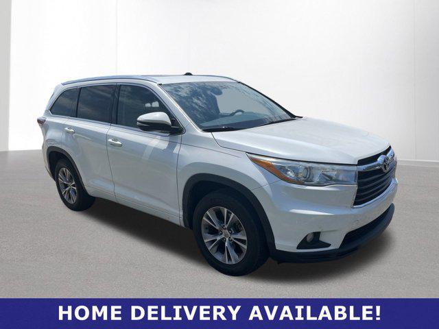 used 2015 Toyota Highlander car, priced at $17,500