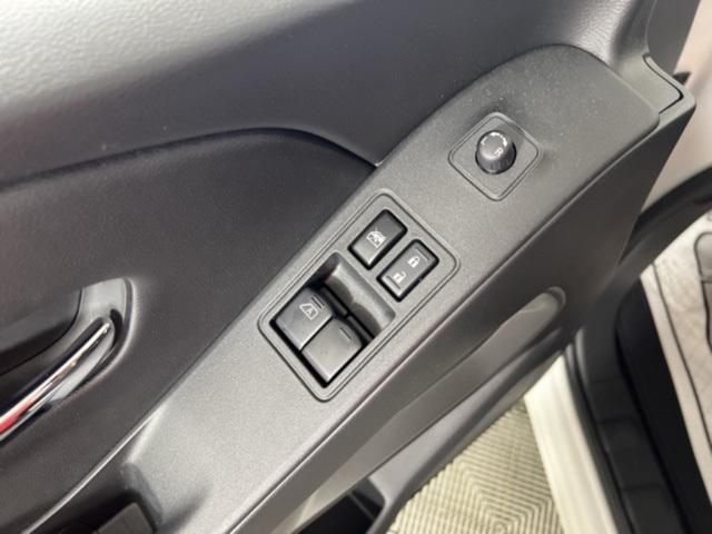 used 2025 Nissan Frontier car, priced at $33,901