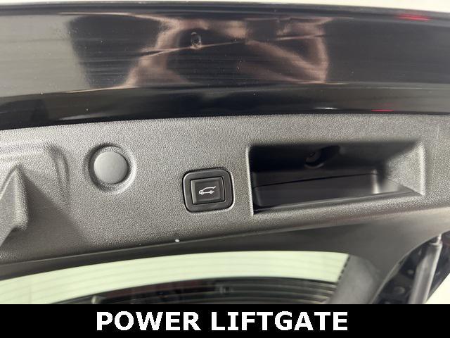 used 2022 Chevrolet Equinox car, priced at $25,927