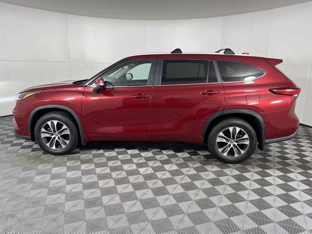 used 2023 Toyota Highlander car, priced at $42,924