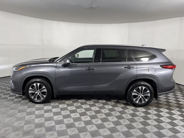 used 2021 Toyota Highlander car, priced at $36,929