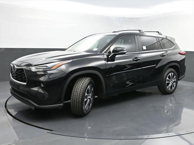 used 2023 Toyota Highlander car, priced at $39,497