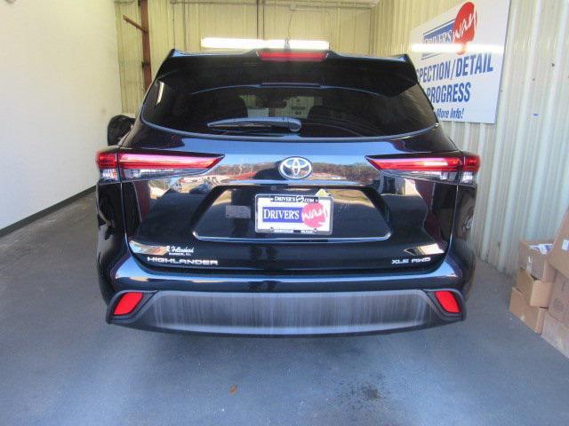 used 2022 Toyota Highlander car, priced at $38,994