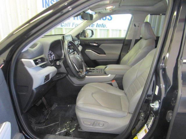 used 2022 Toyota Highlander car, priced at $38,994