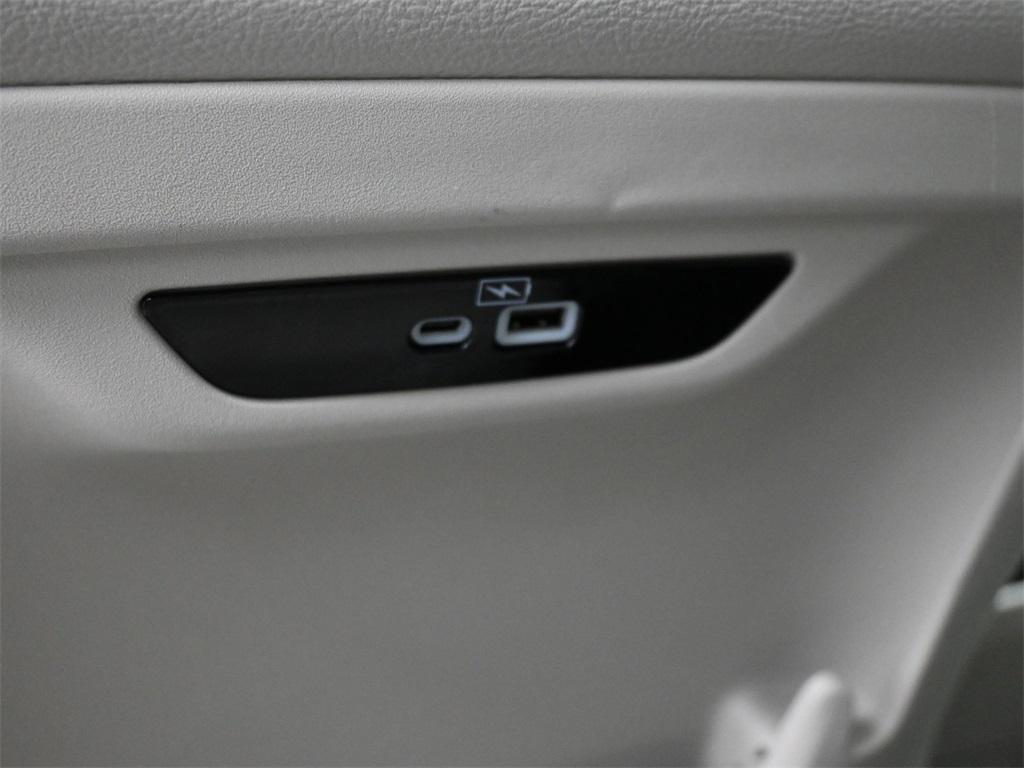 used 2021 Chrysler Pacifica car, priced at $20,500