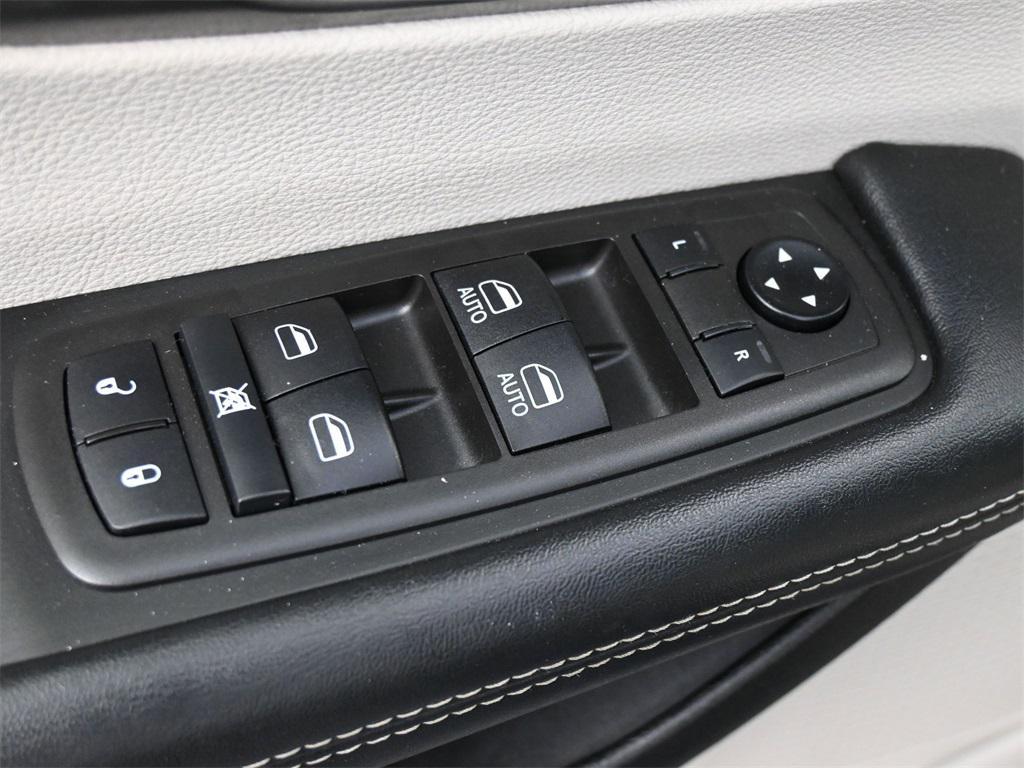 used 2021 Chrysler Pacifica car, priced at $20,500