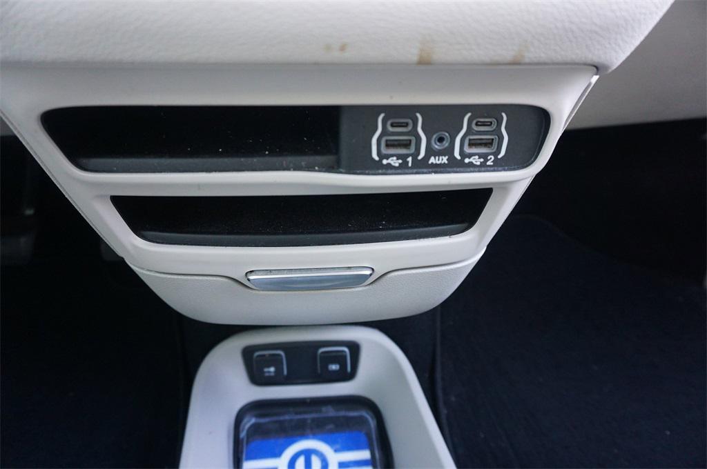 used 2021 Chrysler Pacifica car, priced at $21,000