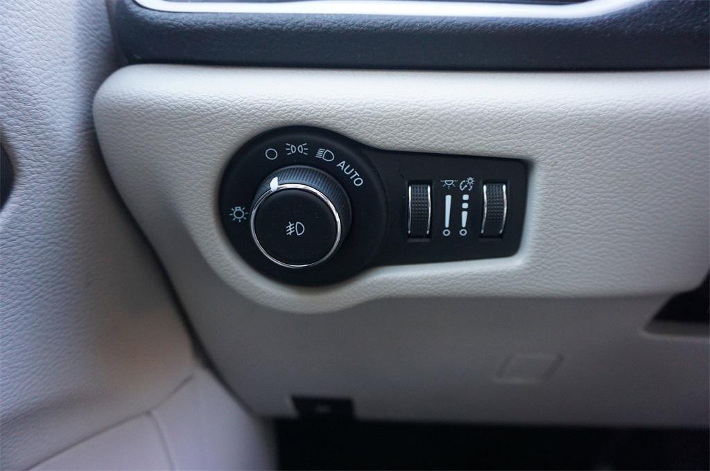 used 2021 Chrysler Pacifica car, priced at $21,000