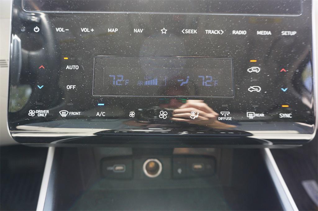 used 2024 Hyundai TUCSON Hybrid car, priced at $32,000