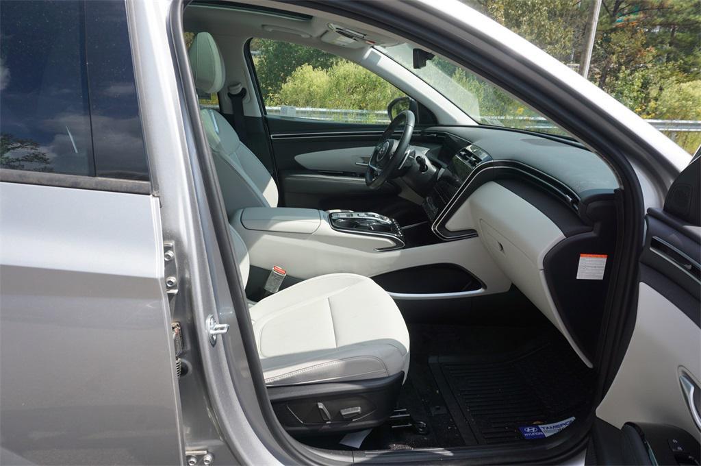 used 2024 Hyundai TUCSON Hybrid car, priced at $32,000
