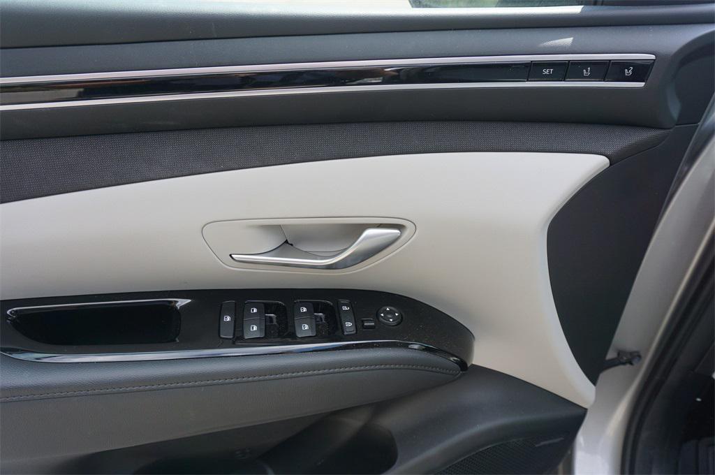 used 2024 Hyundai TUCSON Hybrid car, priced at $32,000