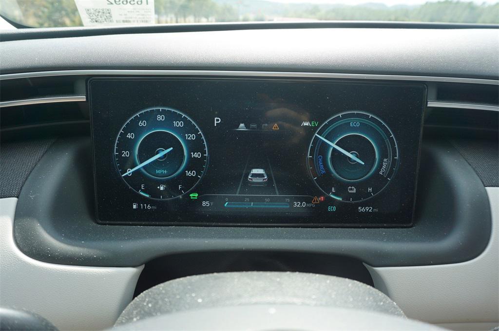 used 2024 Hyundai TUCSON Hybrid car, priced at $32,000