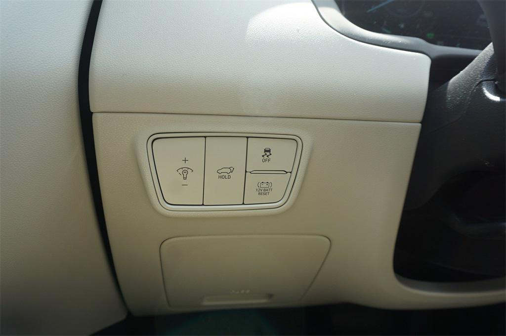 used 2024 Hyundai TUCSON Hybrid car, priced at $32,000