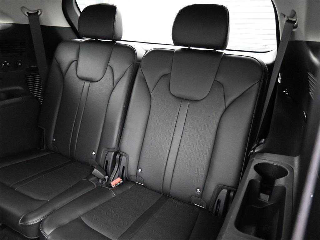 used 2024 Kia Sorento car, priced at $32,000