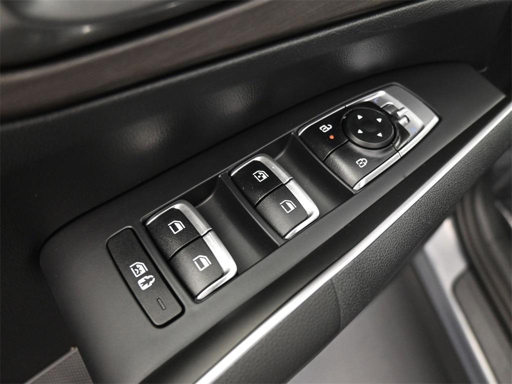 used 2024 Kia Sorento car, priced at $32,000