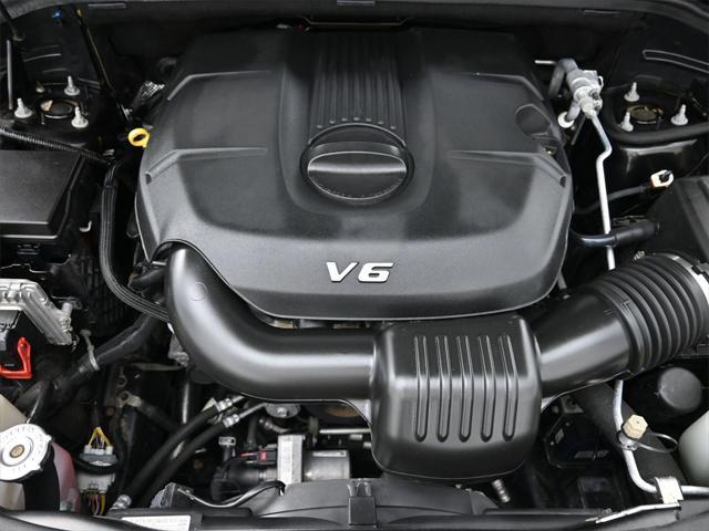 used 2015 Jeep Grand Cherokee car, priced at $12,497