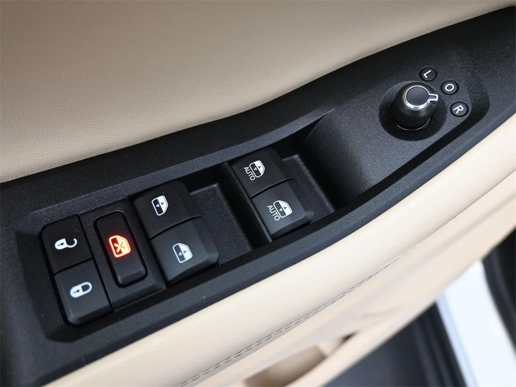 used 2023 Jeep Grand Cherokee L car, priced at $34,000
