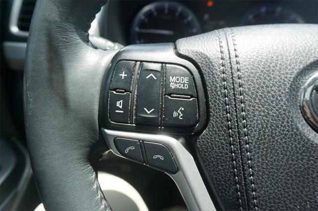 used 2019 Toyota Highlander car, priced at $29,750