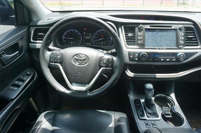 used 2019 Toyota Highlander car, priced at $29,750