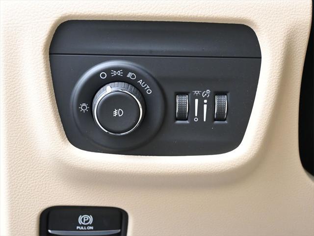 used 2023 Jeep Grand Cherokee car, priced at $33,750
