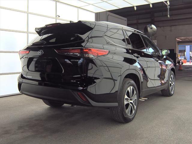 used 2022 Toyota Highlander Hybrid car, priced at $41,500