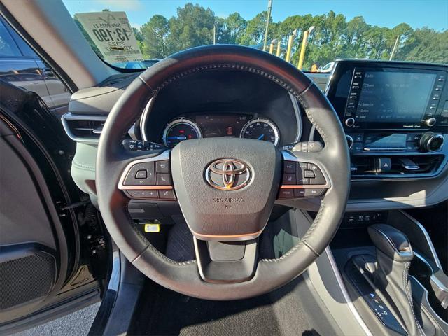 used 2022 Toyota Highlander Hybrid car, priced at $41,500