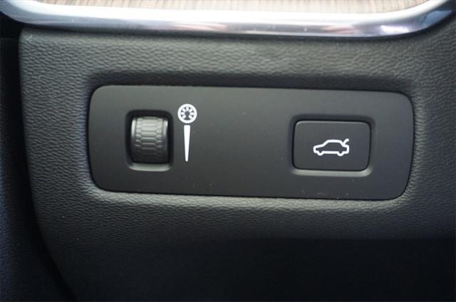 used 2022 Volvo XC60 car, priced at $31,997