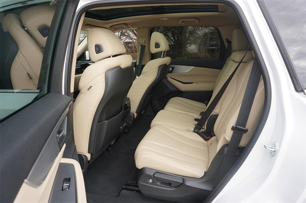 used 2024 Acura MDX car, priced at $44,000