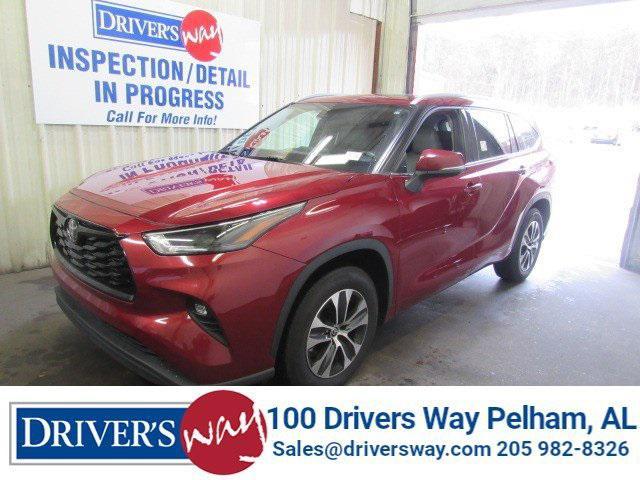 used 2022 Toyota Highlander car, priced at $34,997