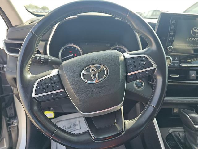 used 2022 Toyota Highlander car